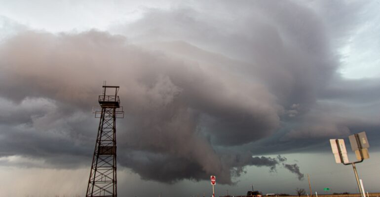 Supercell crosses US-287 near Goodlett, TX