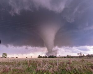 EF-4 Tornado near Wynnewood and Katie, OK May 9, 2016