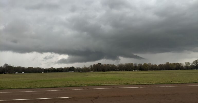 Wall Cloud on Supercell in Tennessee