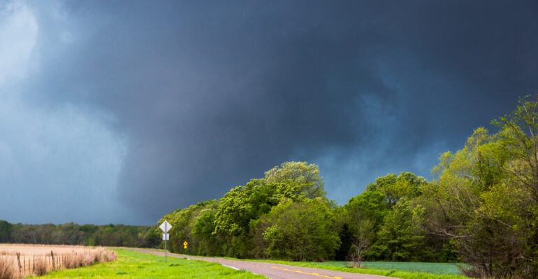 Tornado near Clarksville Texas